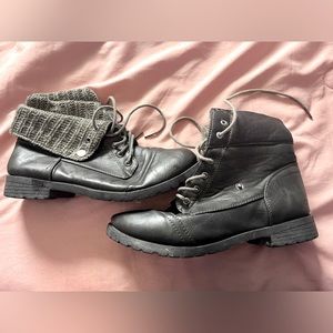 Combat boots